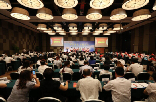 點擊看大圖 相約青島 超越巔峰——營銷渠道2013年二季度鳳凰峰會隆重召開