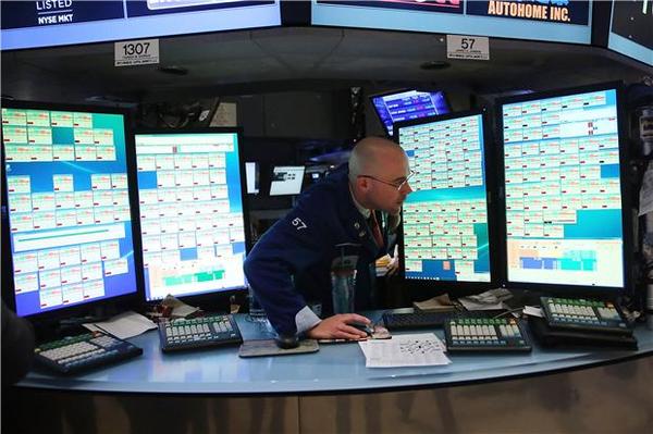 分析師指出，美國企業第一季財報亮眼，並非實際銷售成績成長所致。(AFP)