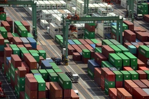 惠譽調降日本債信評等      (圖:AFP)
