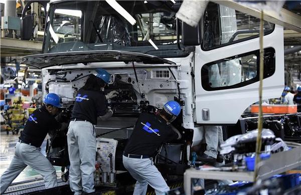 日本 3 月份核心機械訂單表現佳，專家稱有助商業投資復甦。 (圖:AFP)