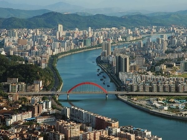 第六名:韶關,跌幅達9.6%。