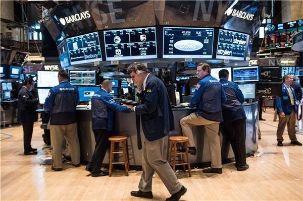 美股週二重跌，美元勁升。 (圖:AFP)