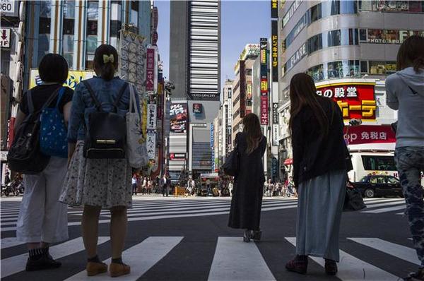 日本 4 月份零售業銷售中止連 4 個月下跌，出現反彈。 (圖:AFP)