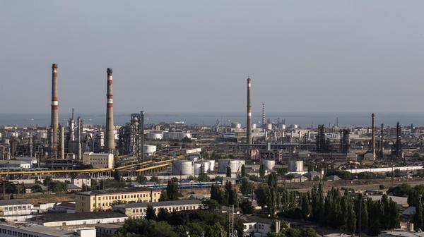 IEA 最新報告指出， OPEC 石油產量屢創高峰， 已連續 3 個月突破 3000萬桶的目標。 (圖:AFP)