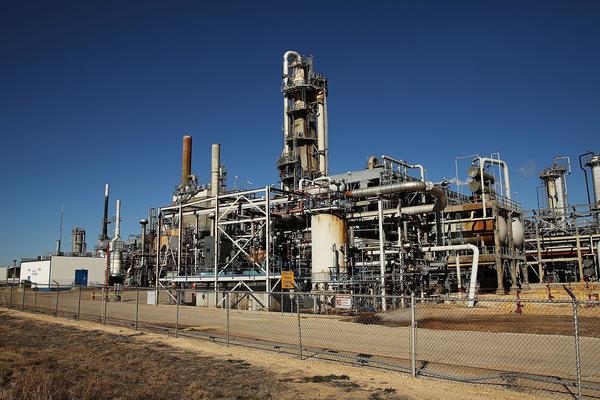 全球原油將邁入三十年來最漫長的供給過剩(圖：AFP)