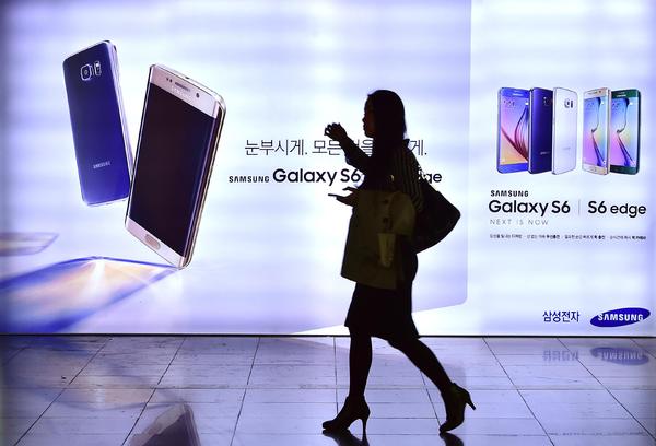 Samsung 去年便知悉 Galaxy 系列手機驚有嚴重安全性漏洞，但卻遲未有作為。 (圖:AFP)