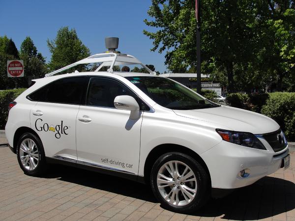 Google 以 Lexus RX400h 作為自駕車原型。 (圖:AFP)