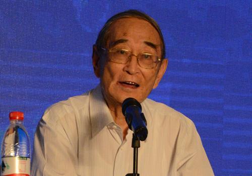 著名經濟學家厲以寧