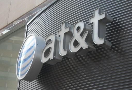 美國電信商龍頭AT&T 正擴展服務項目與版圖 (圖:AFP)