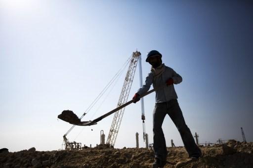 《CNBC》調查指出，62% 的受訪專家認為油價將在 9 月跌破 40 美元。 (圖:AFP)