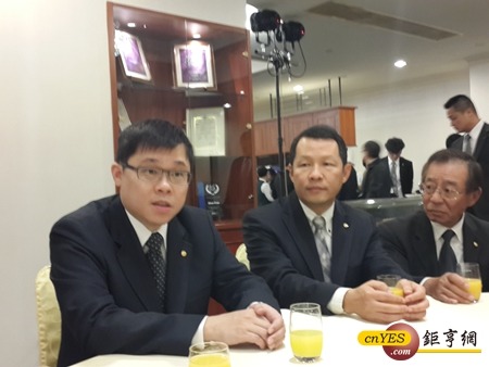 圖中為長榮航經理鄭傳義。(鉅亨網資料照片)