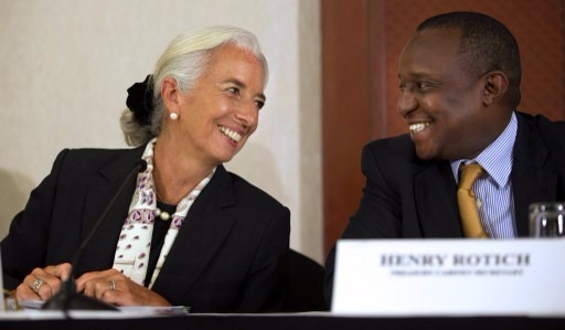 左： IMF 主席拉加德 右：肯亞財政內閣大臣 Henry Rotich (圖:AFP)