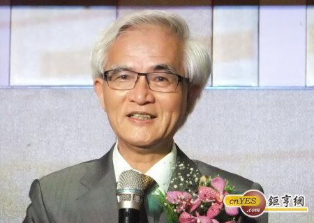 中美晶集團集團轉投資的旭泓將挹注集團營運資金；圖為中美晶董座盧明光。(鉅亨網記者尹慧中攝)