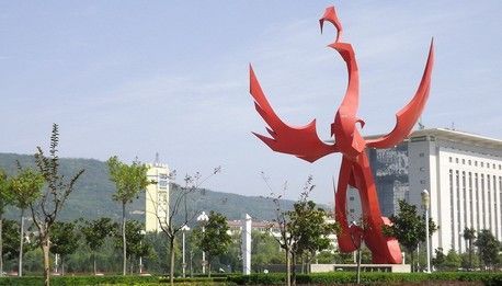 牛刀:2014年中國房價泡沫破滅 成都房價跌至4000不買是傻瓜