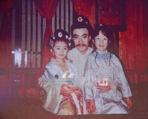 楊冪大婚 童年照全曝光