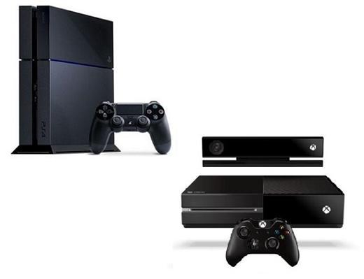 索尼的PlayStation 4（左）和微軟Xbox One（右）。