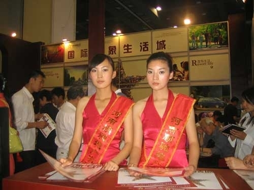 售樓小姐曝潛規則：年入上百萬 賣房變開房