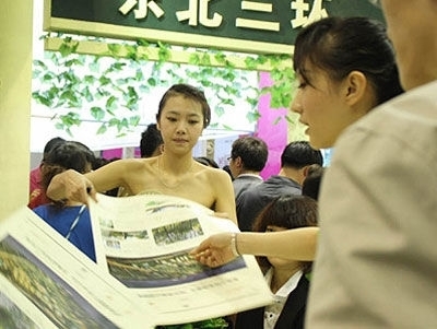 售樓小姐曝潛規則：年入上百萬 賣房變開房