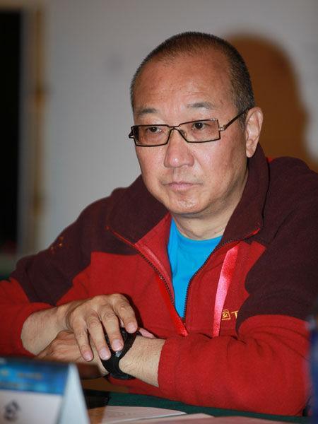 “2014亞布力中國企業家論壇第十四屆年會”於2月11日-14日舉行。上圖為萬通投資控股股份有限公司董事長、中國醫健聯盟主席馮侖。（圖片來源：新浪財經 梁斌 攝）