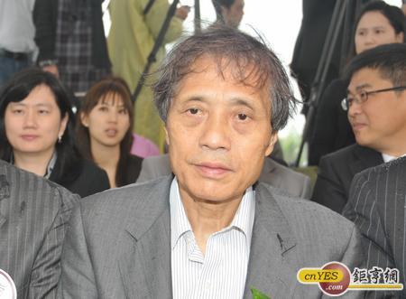 安藤忠雄