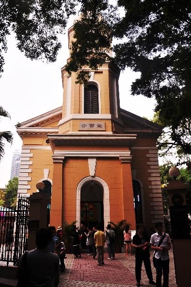 改革開放的前沿，經濟第一大省的省會，卻並沒給全國帶個好頭。