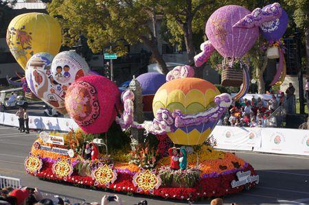 華航以「台灣夢想起飛Taiwan Dreams Rising」的造型花車第23度榮獲國際首奬。