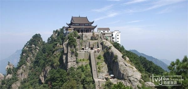 九華山風景區，aqi空氣質量指數23。遠離大都市，旅遊景區環境的確好一些。