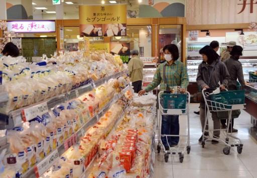日本消費稅調漲 零售業買氣受影響 (圖: AFP)