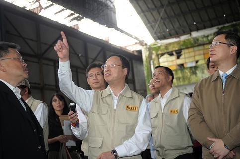 江揆視察桃園海軍基地。(圖：行政院提供)