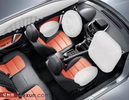 吳莫愁助陣海馬s5車展上市 售價8.98-11.38萬元