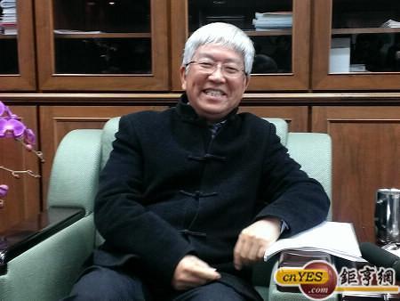 台北市副市長張金鶚表示， 2年內一定可以讓房市消風、北市房價所得比降到十倍、房價下降三成。(鉅亨網記者黃佩珊攝)