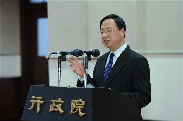 行政院今天召開國際記者會；。(圖：行政院提供)