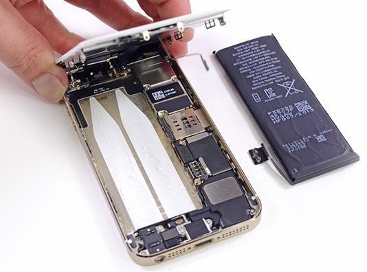 iPhone 5S電池。(圖： iFixit)