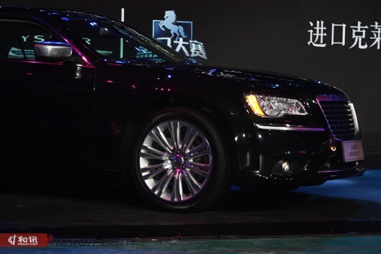 進口克萊斯勒300c 3.0l首發