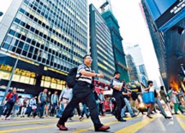 強積金今年首4月累跌0.11%，打工仔人均蝕逾200元。  圖片來源：星島日報