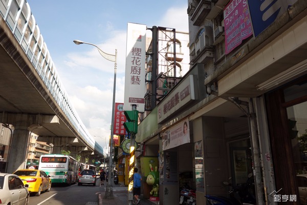 台灣櫻花5月營收呈現季節性下滑，單月營收3.83億元，圖為台灣櫻花展售中心。(鉅亨網記者張欽發攝)