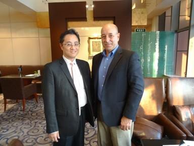 英倫金業鄧偉基先生與紐約商品交易所理事會主席談論中國金市現狀