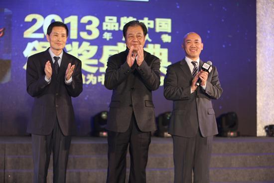 “老、中、青”三代