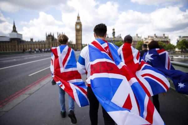 過半英國公民選擇脫離歐盟 未來發展尚在雲霧之中 (圖:AFP)