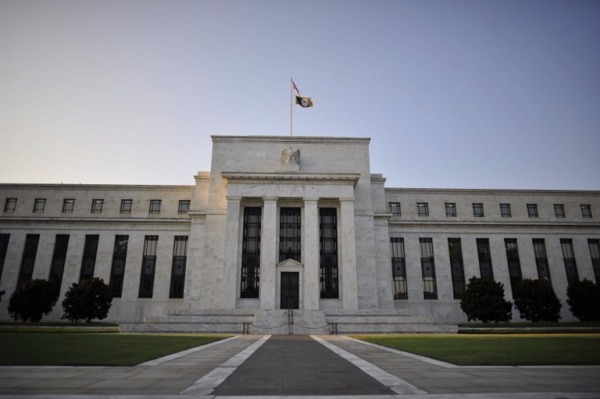 近期美國經濟數據表現，令Fed官員在年內加息的信心增強。  (圖：AFP)