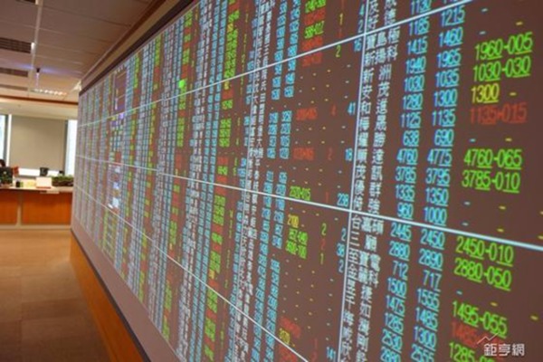 台股拉回整理但仍力守9000點。(圖/資料照片)