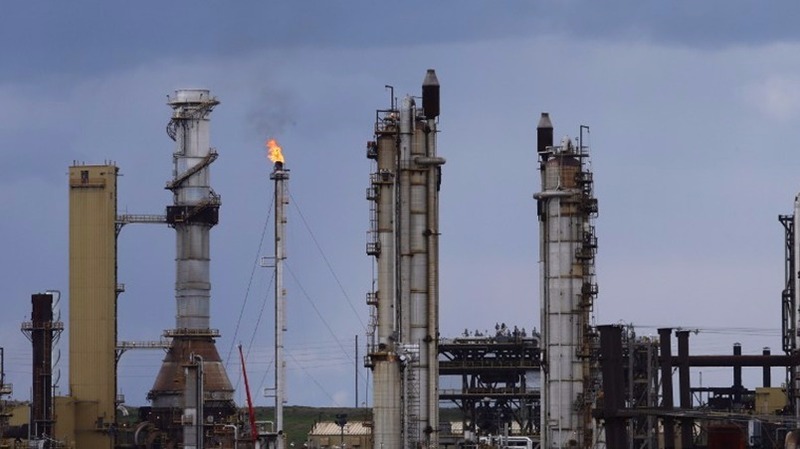 沙烏地阿拉伯及俄羅斯達成合作穩定原油市場協議。 (圖：AFP)