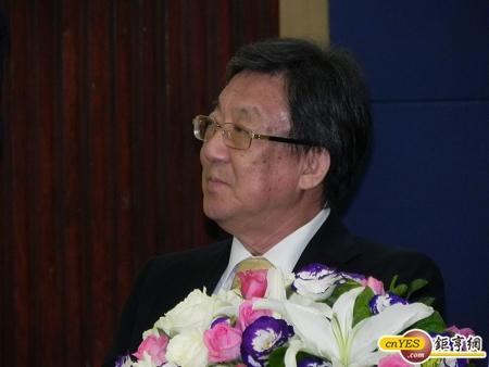 中環董事長翁明顯