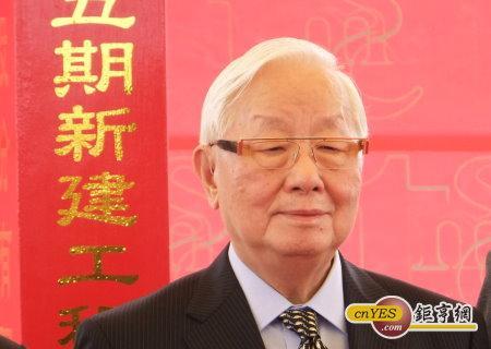 台積電(2330-TW)(TSM-US)董事長張忠謀