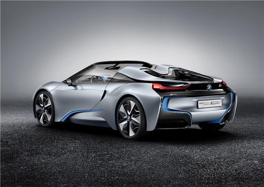 BMW概念車i8 Spyder     (圖取自官網)