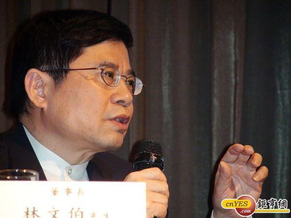 矽品董事長林文伯表示，景氣復甦雖然樂觀，但要小心謹慎。(鉅亨網記者王定傳攝)