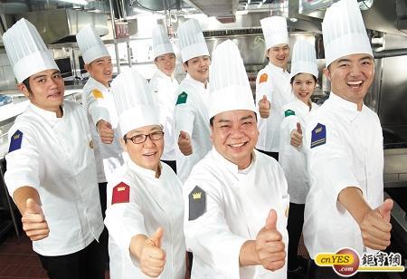 瓦城自創以跆拳道11級臂章訓練廚師