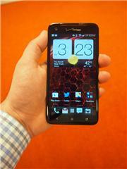 Droid DNA (上市時間：2012年11月)