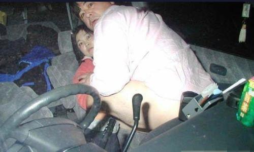 台灣情侶列車上夸張親熱玩“車”震 盤點車震被偷拍情侶