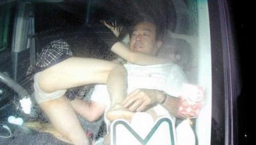 台灣情侶列車上夸張親熱玩“車”震 盤點車震被偷拍情侶